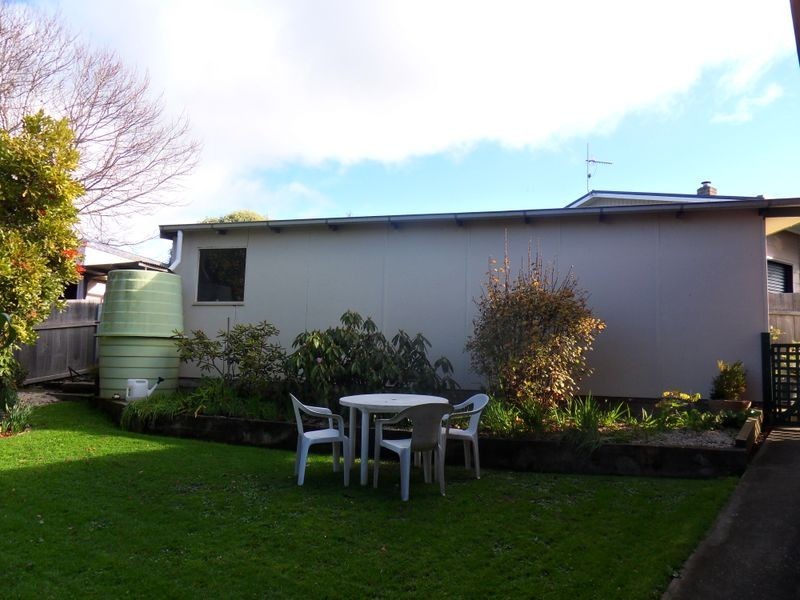 8 Guy Crescent, Somerset TAS 7322