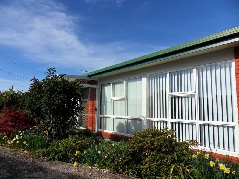 8 Guy Crescent, Somerset TAS 7322