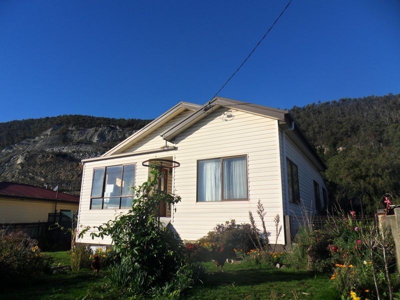 5 Bass Highway, Round Hill TAS 7320