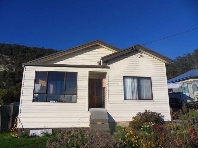 5 Bass Highway, Round Hill TAS 7320