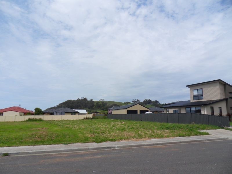 8 Sandhaven Crescent, Sulphur Creek TAS 7316