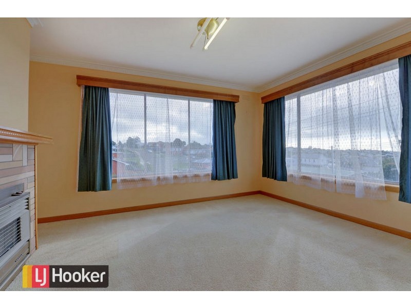 1 Churchill Avenue, Acton TAS 7320