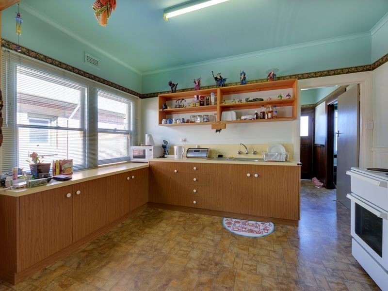 18 Reeves Street, Burnie TAS 7320