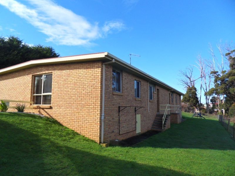 2/16 Warreen Drive, Penguin TAS 7316