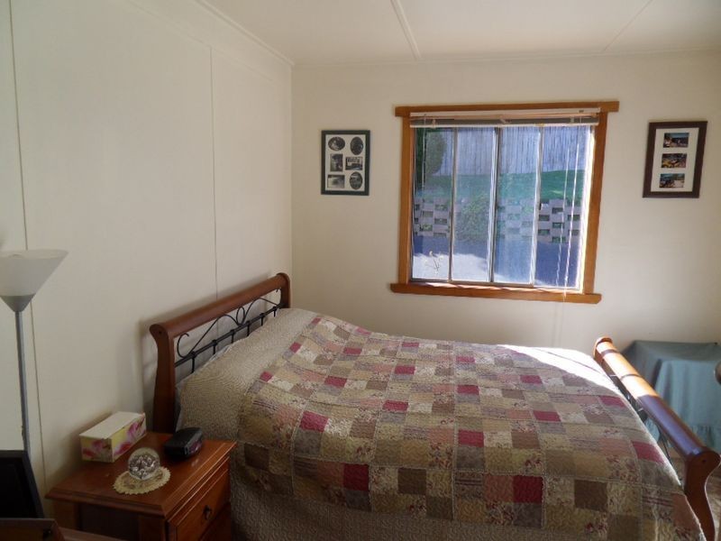 2/16 Warreen Drive, Penguin TAS 7316
