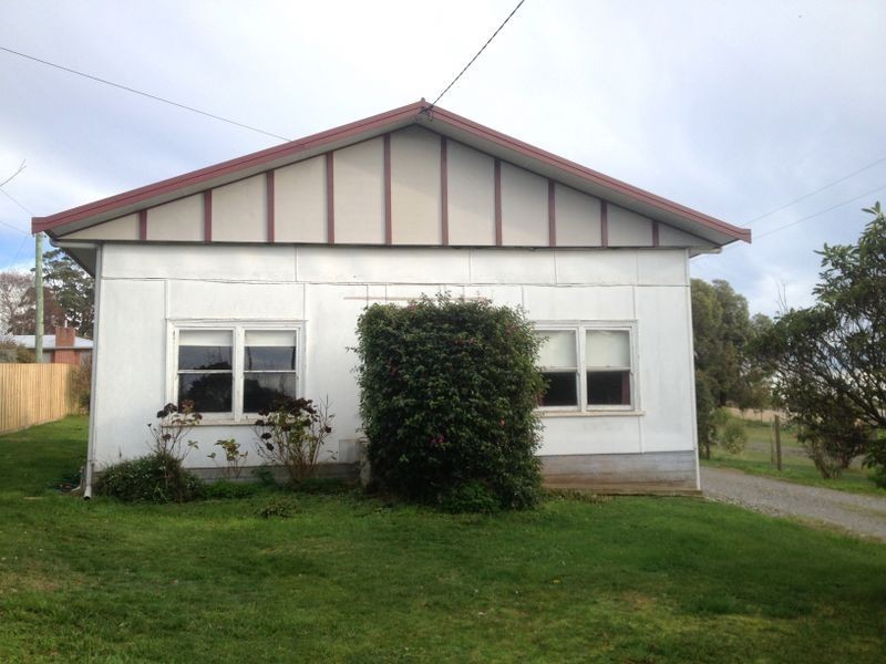 80 South Road, Penguin TAS 7316
