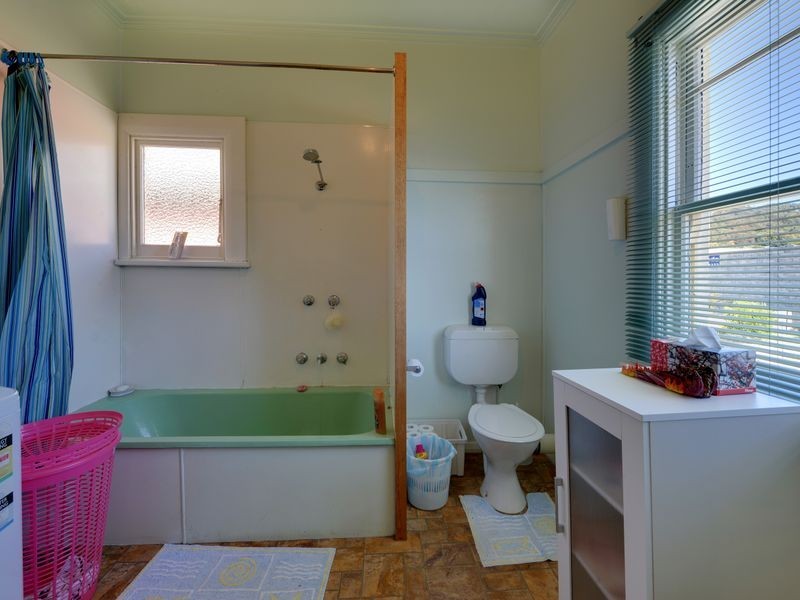 18 Reeves Street, Burnie TAS 7320