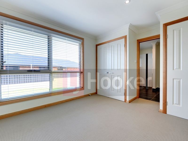 2/84 Cardigan Street, Somerset TAS 7322