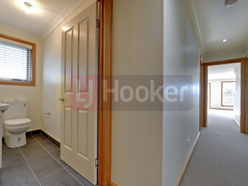 2/84 Cardigan Street, Somerset TAS 7322