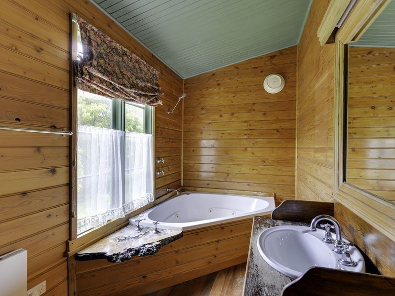 4 Reid Street, Strahan TAS 7468