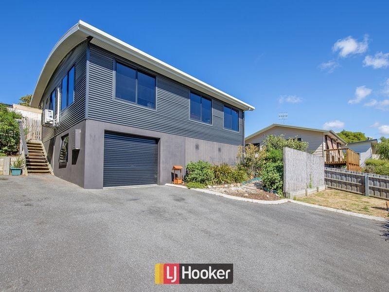 2/21 Deviation Road, Penguin TAS 7316