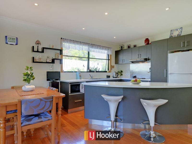 2/21 Deviation Road, Penguin TAS 7316