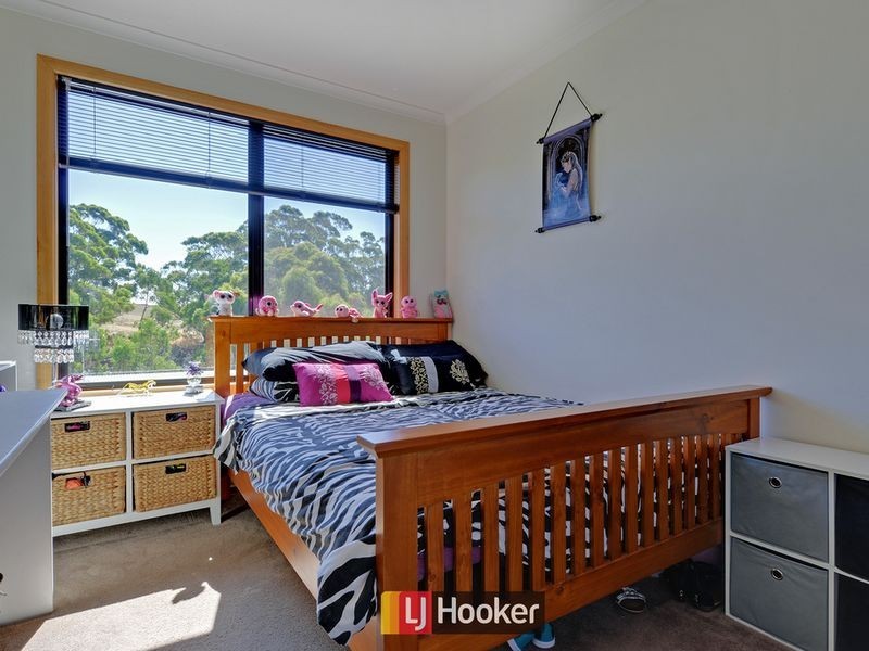 2/21 Deviation Road, Penguin TAS 7316