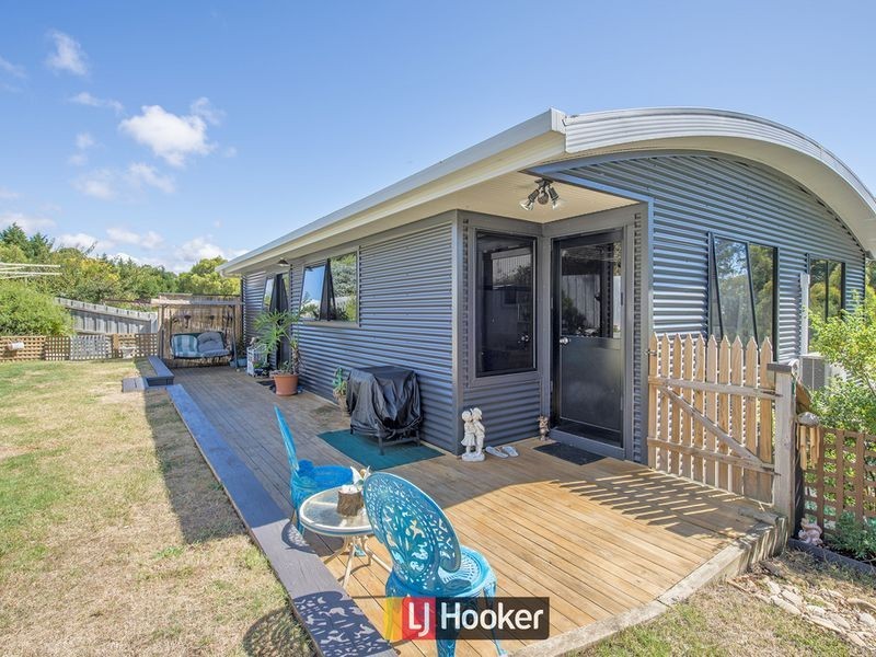 2/21 Deviation Road, Penguin TAS 7316