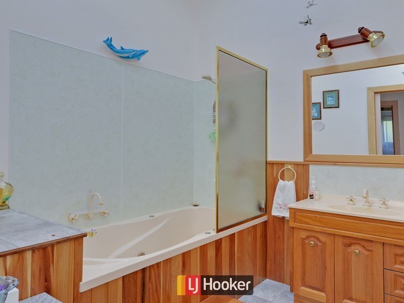 8 Young Street, Acton TAS 7320