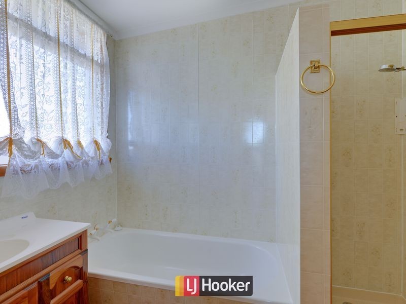 8 Guy Crescent, Somerset TAS 7322