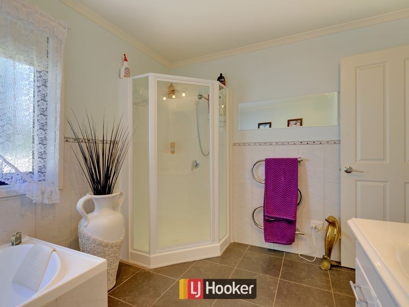 11 Evelyn Street, Penguin TAS 7316