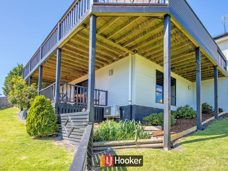 11 Evelyn Street, Penguin TAS 7316