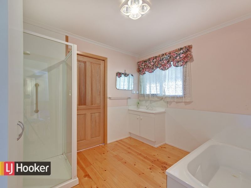 196A Main Road, Penguin TAS 7316