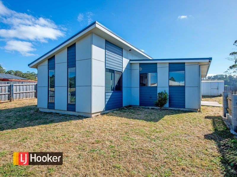 25 Oak Avenue, Somerset TAS 7322