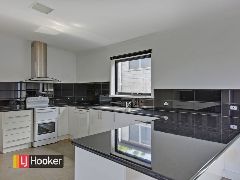 4 Gilmour Crescent, Somerset TAS 7322