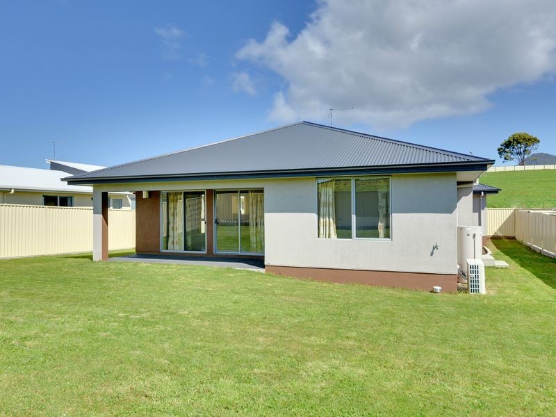 17 Hales Street, Penguin TAS 7316