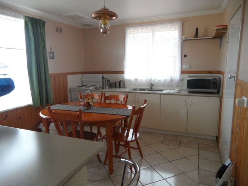 6 Ronald Crescent, Somerset TAS 7322