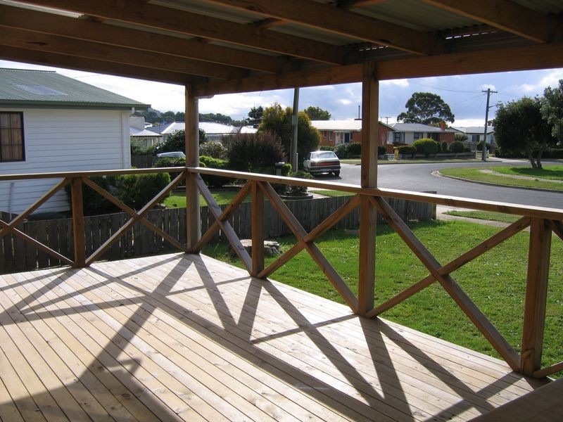 6 Ronald Crescent, Somerset TAS 7322