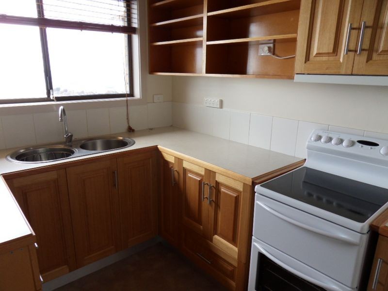 2/99 Main Road, Penguin TAS 7316