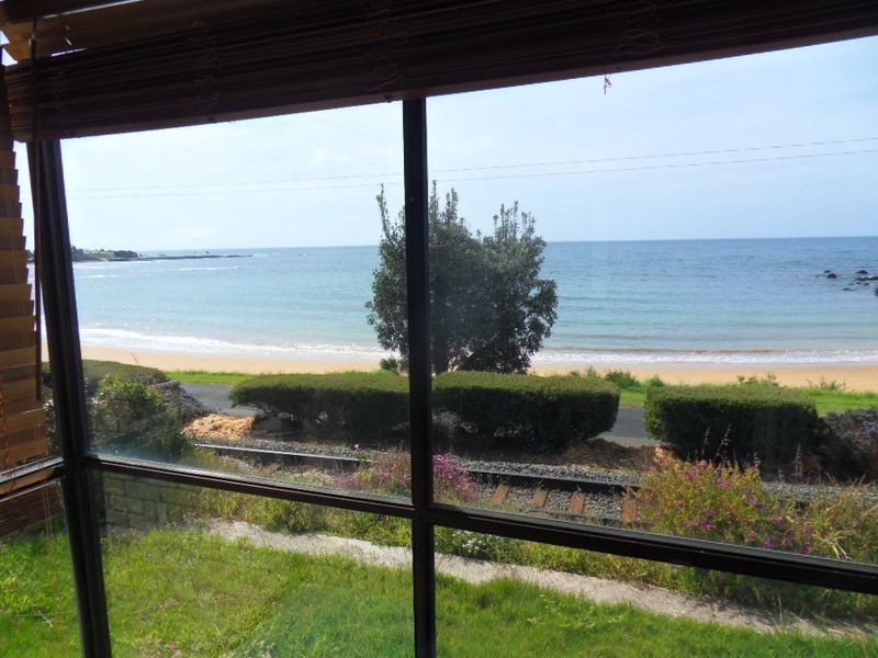 2/99 Main Road, Penguin TAS 7316