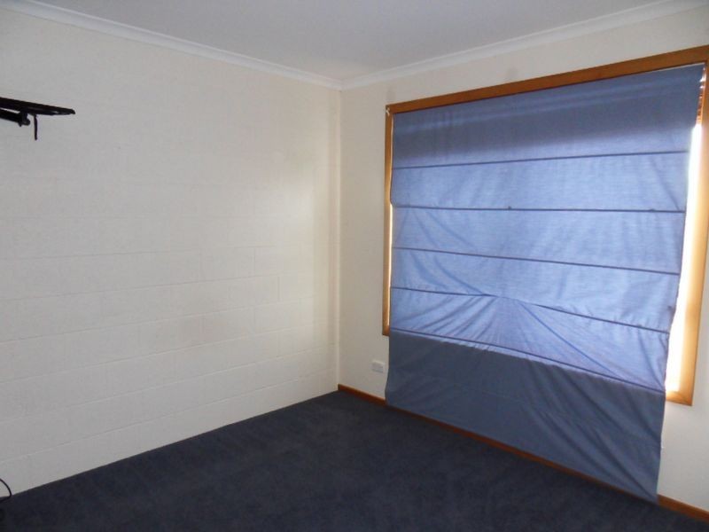 2/99 Main Road, Penguin TAS 7316