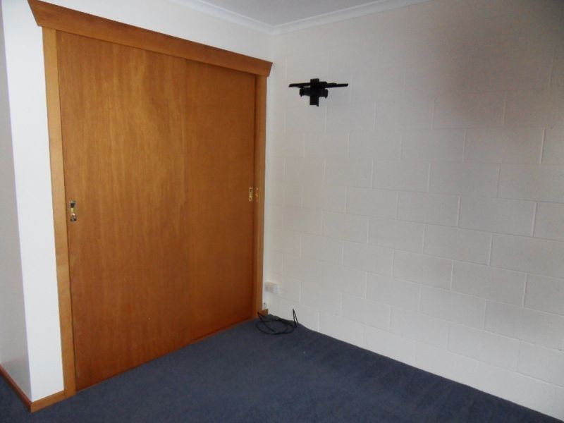 2/99 Main Road, Penguin TAS 7316