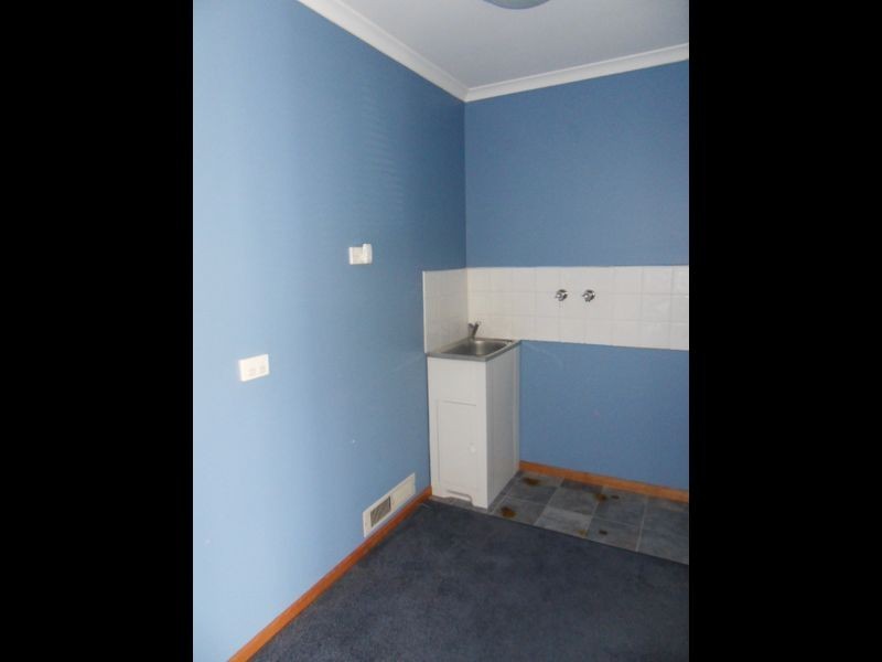 2/99 Main Road, Penguin TAS 7316