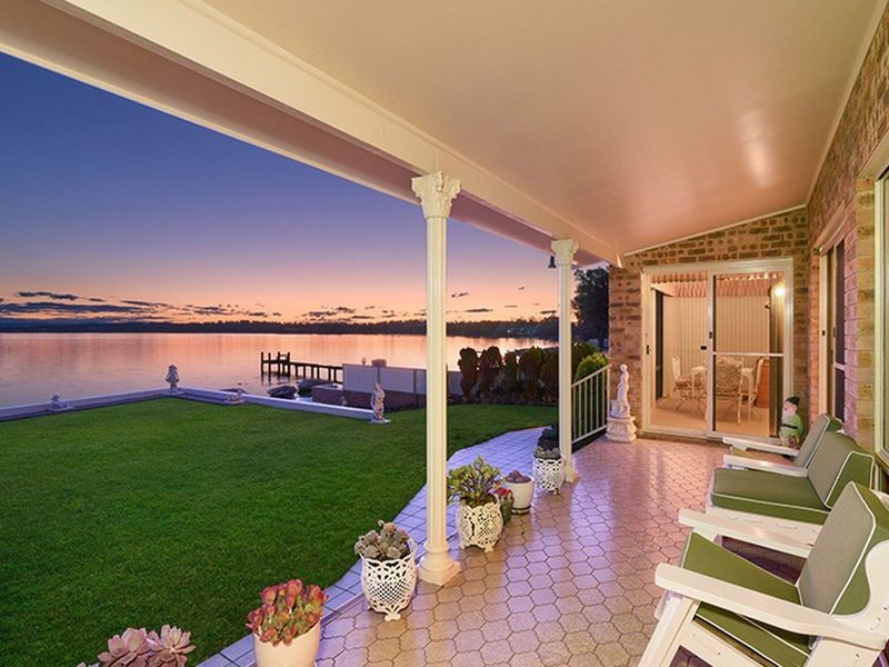 15 Viewpoint Drive, Toukley NSW 2263