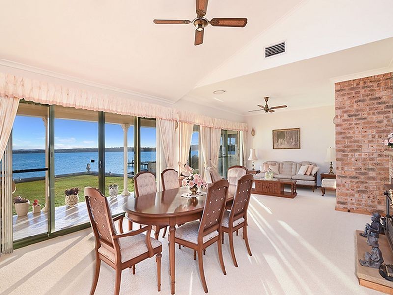 15 Viewpoint Drive, Toukley NSW 2263