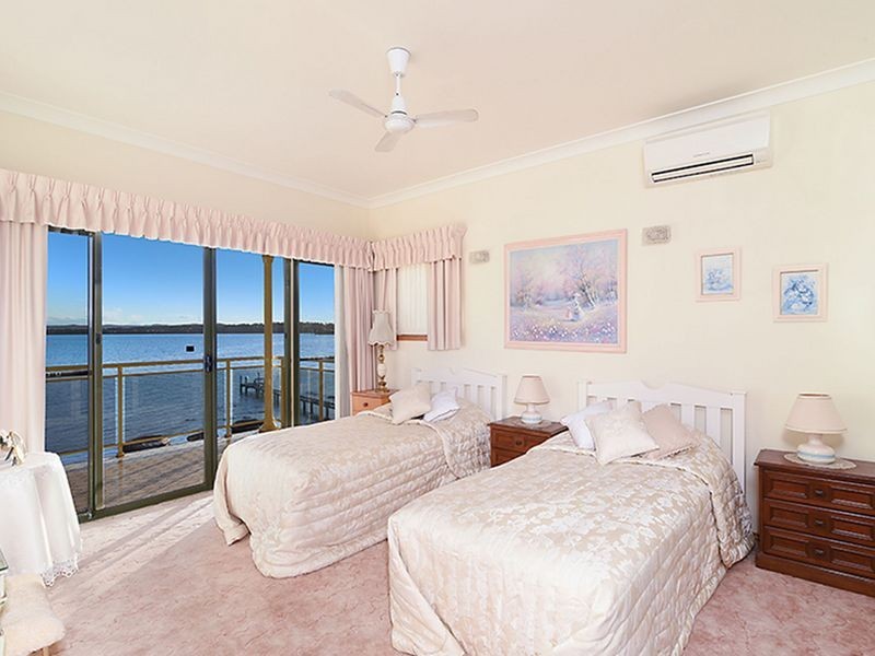 15 Viewpoint Drive, Toukley NSW 2263