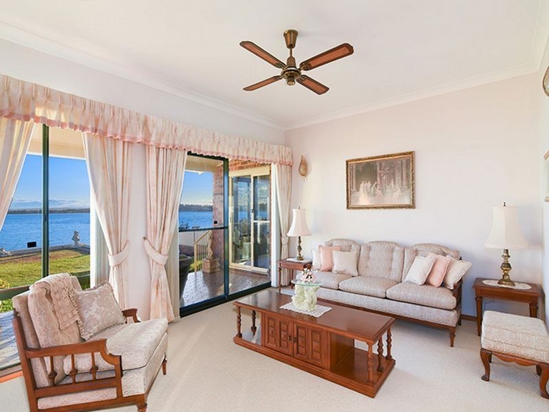 15 Viewpoint Drive, Toukley NSW 2263