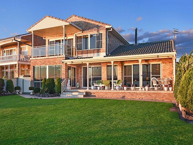 15 Viewpoint Drive, Toukley NSW 2263