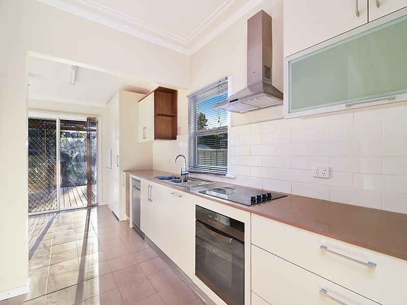 12 Delia Avenue, Budgewoi NSW 2262
