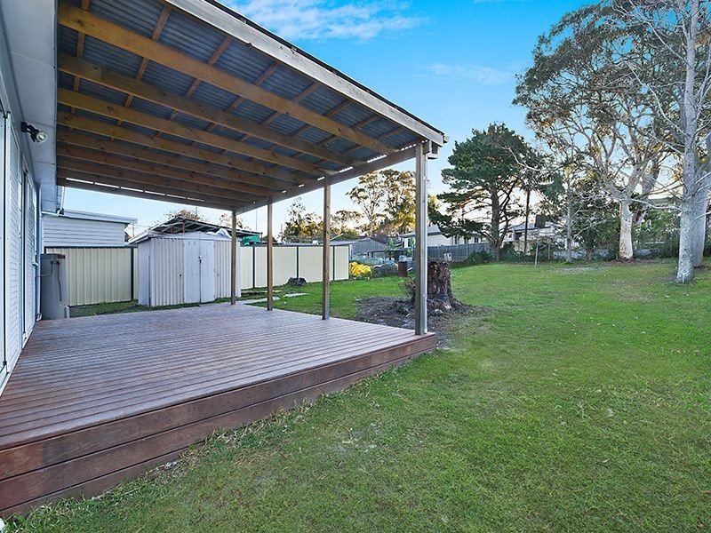 12 Delia Avenue, Budgewoi NSW 2262