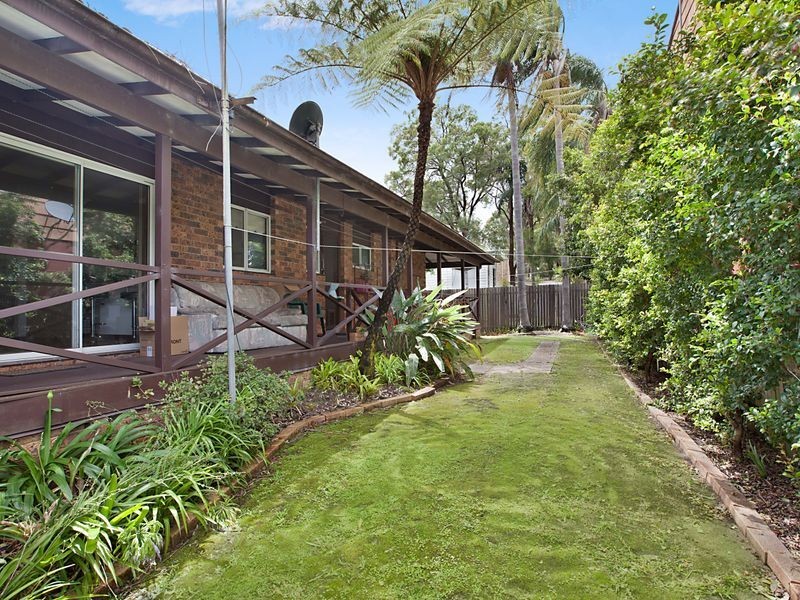 1 Lloyd Avenue, Chain Valley Bay NSW 2259