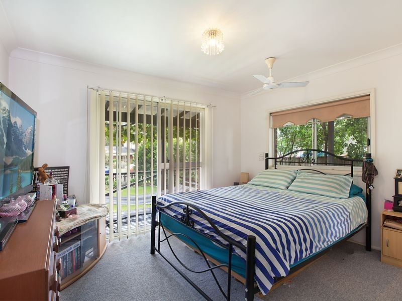 1 Lloyd Avenue, Chain Valley Bay NSW 2259