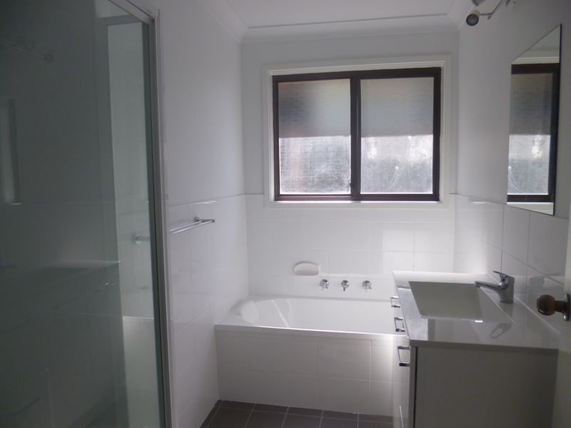 77 Kawana Avenue, Blue Haven NSW 2262