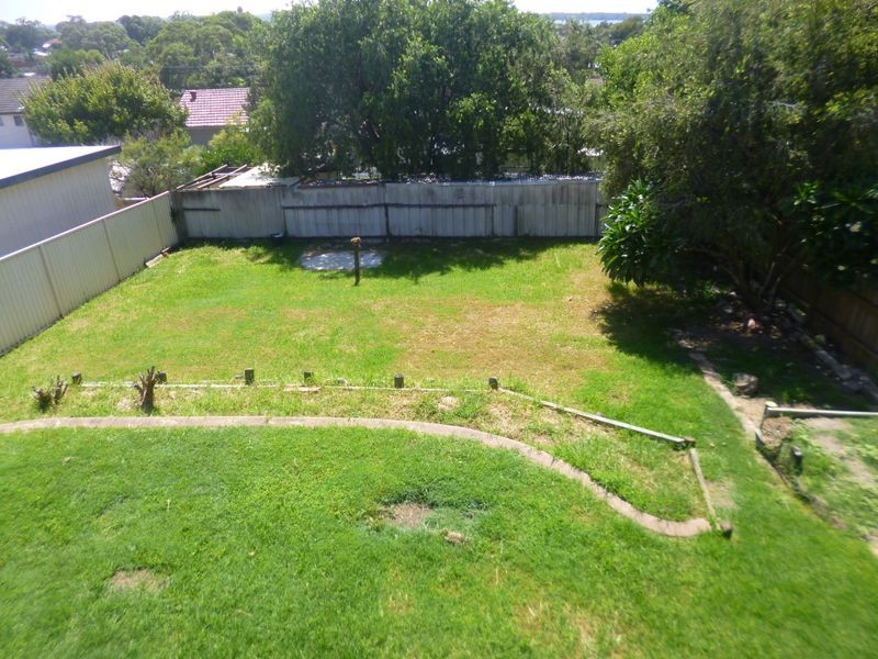 37 Woolana Avenue, Budgewoi NSW 2262