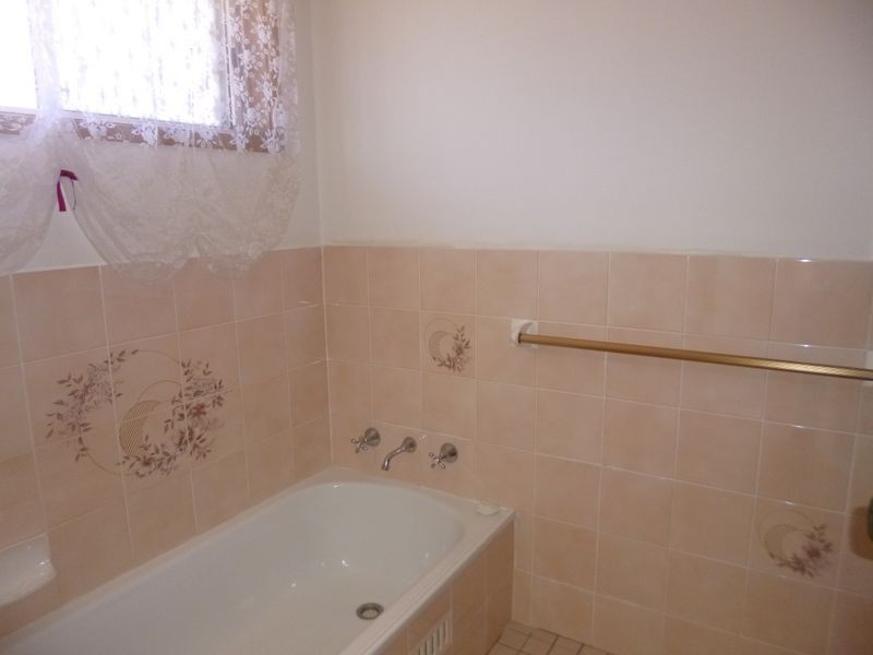 32 Second Avenue, Toukley NSW 2263