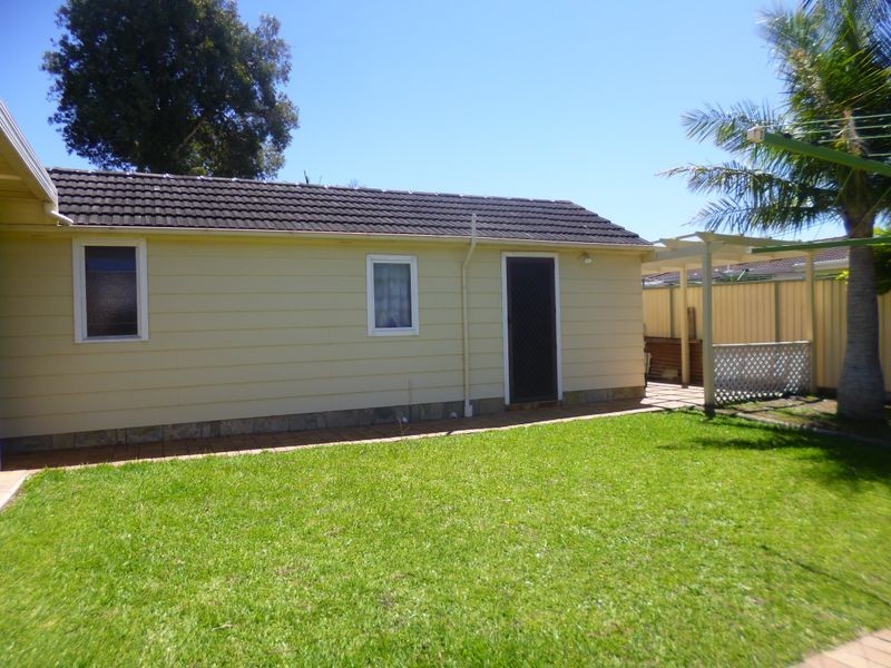 32 Second Avenue, Toukley NSW 2263