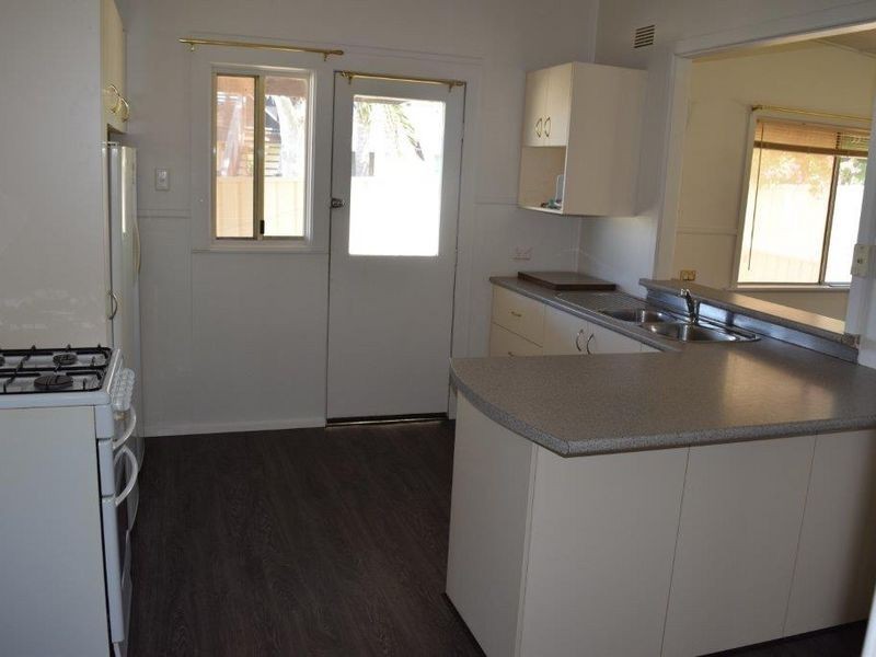 99 Coonanga Avenue, Budgewoi NSW 2262