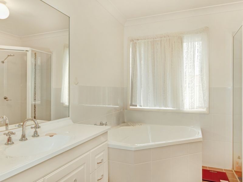 25 Clarkson Lane, Lake Haven NSW 2263