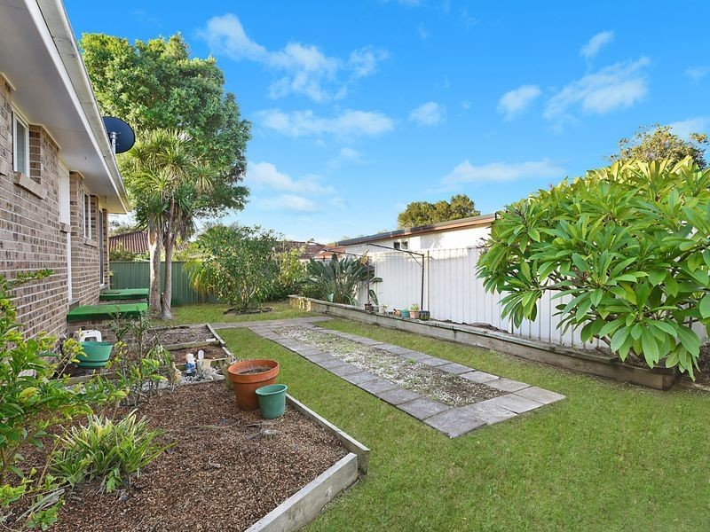 2/25 Kalulah Avenue, Gorokan NSW 2263