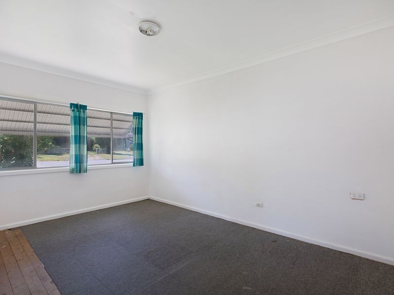 12 Kyong Avenue, Buff Point NSW 2262